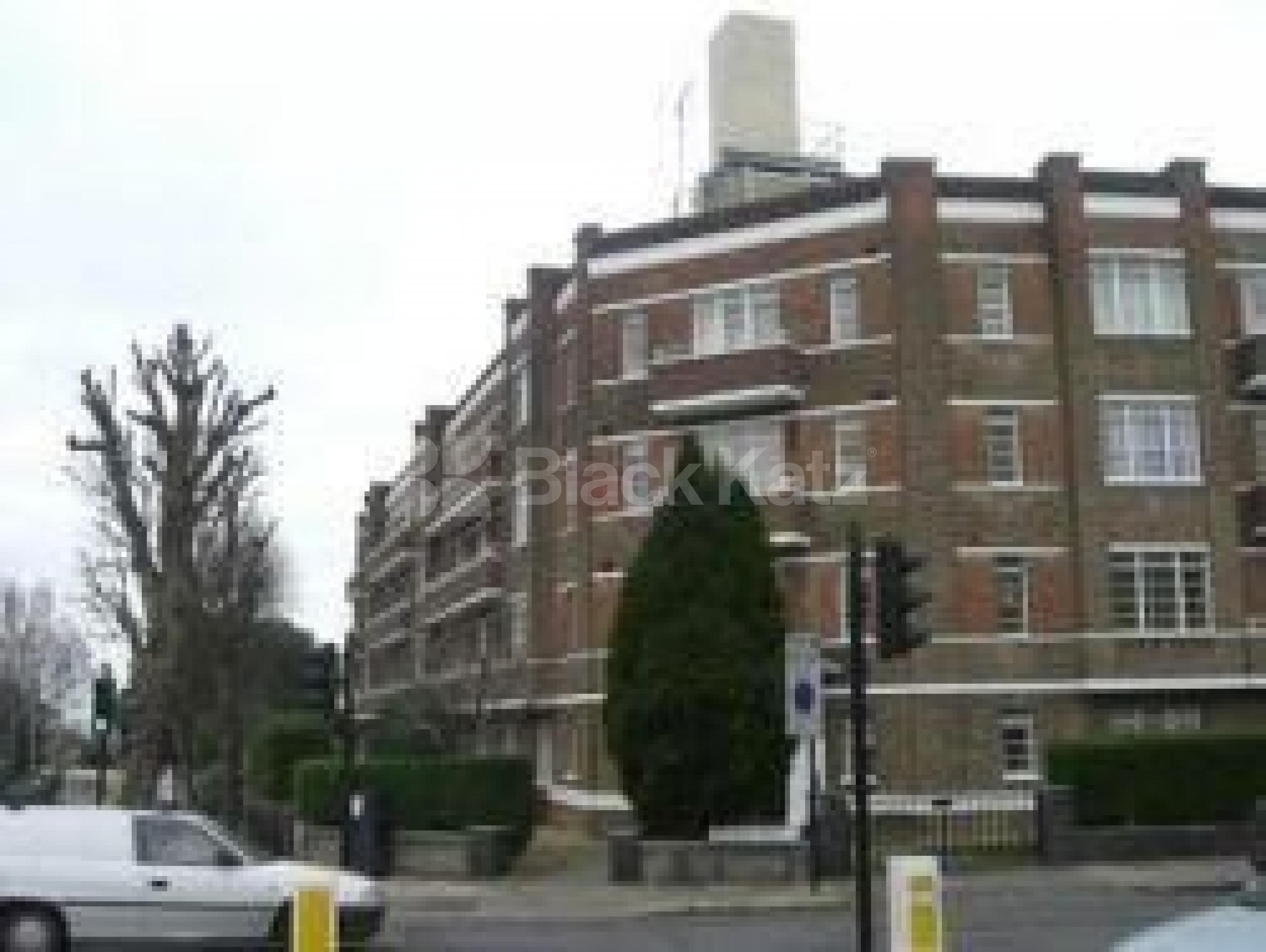 			3 Bedroom, 1 bath, 1 reception Flat			 North Hill, HIGHGATE N6 N6